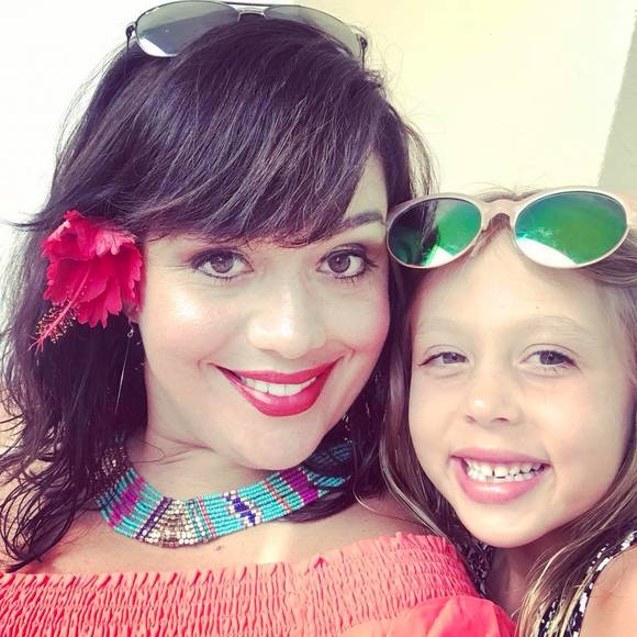 Meet your Posher, Michelle - Picture 1 of 1